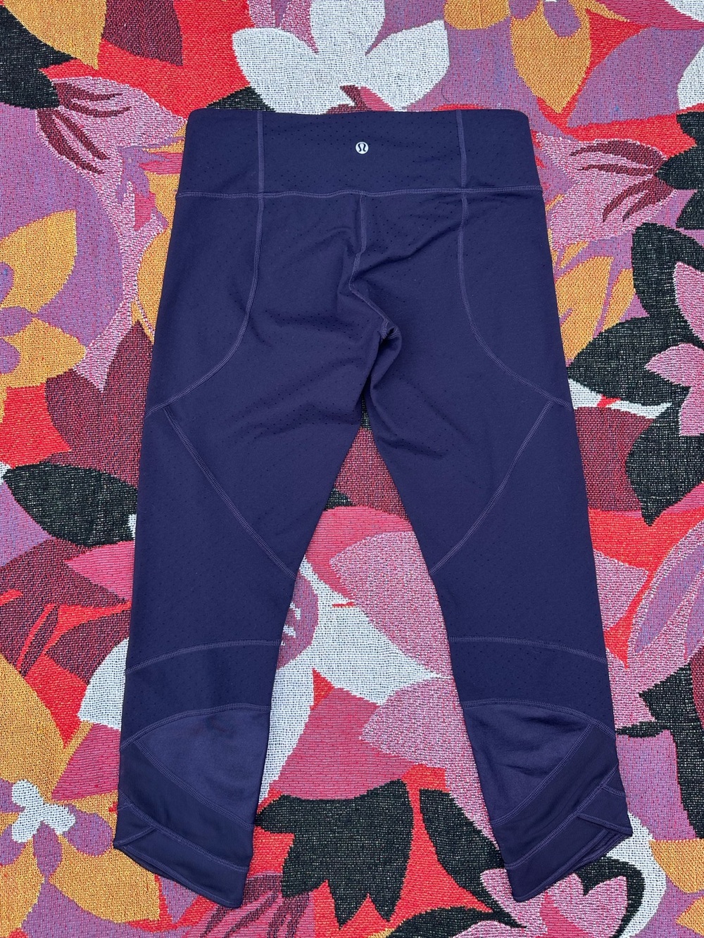 Lululemon Emerge Renewed Crop Shine Dot Black Grape - Picture 2 of 9